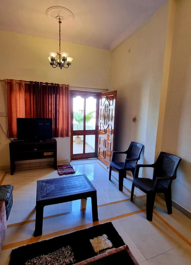Aditya Premium Homestay- Furnished Air Conditioned- 2Bhk จาบัลปูร์ ภายนอก รูปภาพ