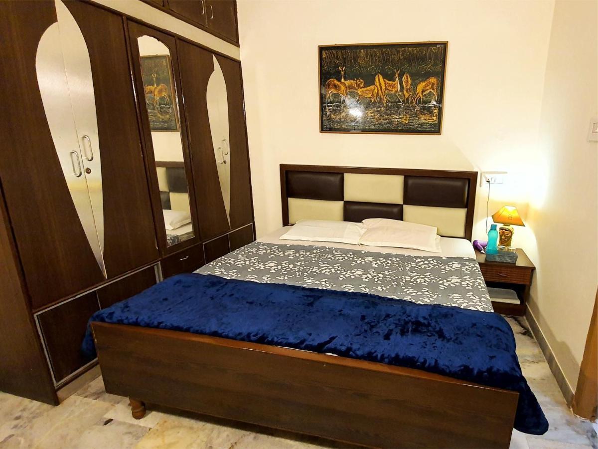 Aditya Premium Homestay- Furnished Air Conditioned- 2Bhk จาบัลปูร์ ภายนอก รูปภาพ